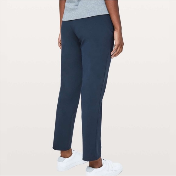 Lululemon On The Move Pants in True Navy - Picture 2 of 8